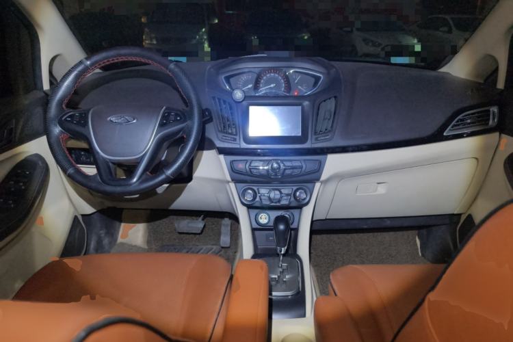Used Chery Arrizo M7 2015 2.0L CVT Wide Enjoyment Edition 232 Seats Center Console