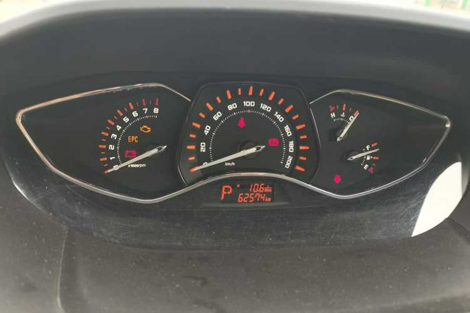 Used Chery Arrizo M7 2015 2.0L CVT Comfort Edition 232 Seats Instrument Cluster