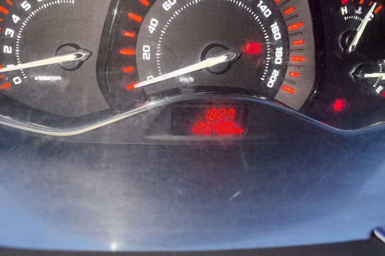 Used Chery Arrizo M7 2015 1.8L Manual WideJoy Edition 232 Seats Odometer Close Up
