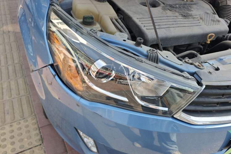 Used Chery Arrizo M7 2015 2.0L CVT Comfort Edition 2+2 Seating Right Front Headlight