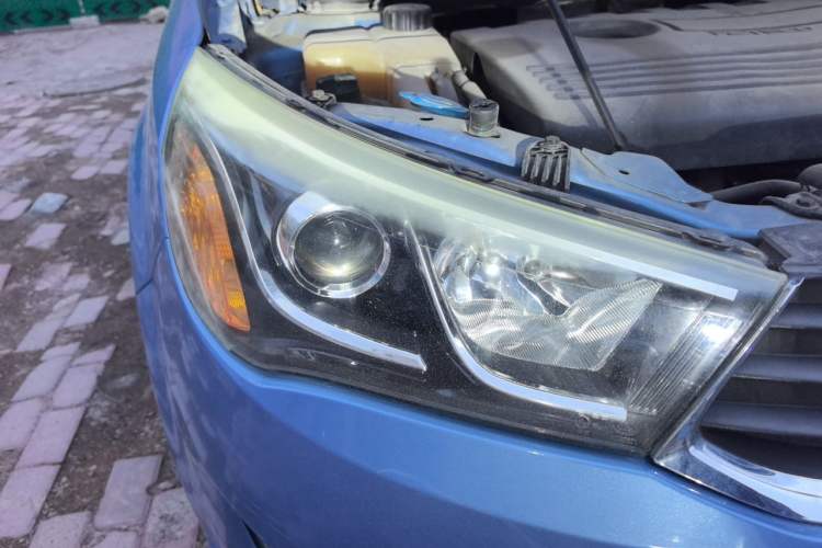 Used Chery Arrizo M7 2015 1.8L Manual WideJoy Edition 232 Seats Right Front Headlight