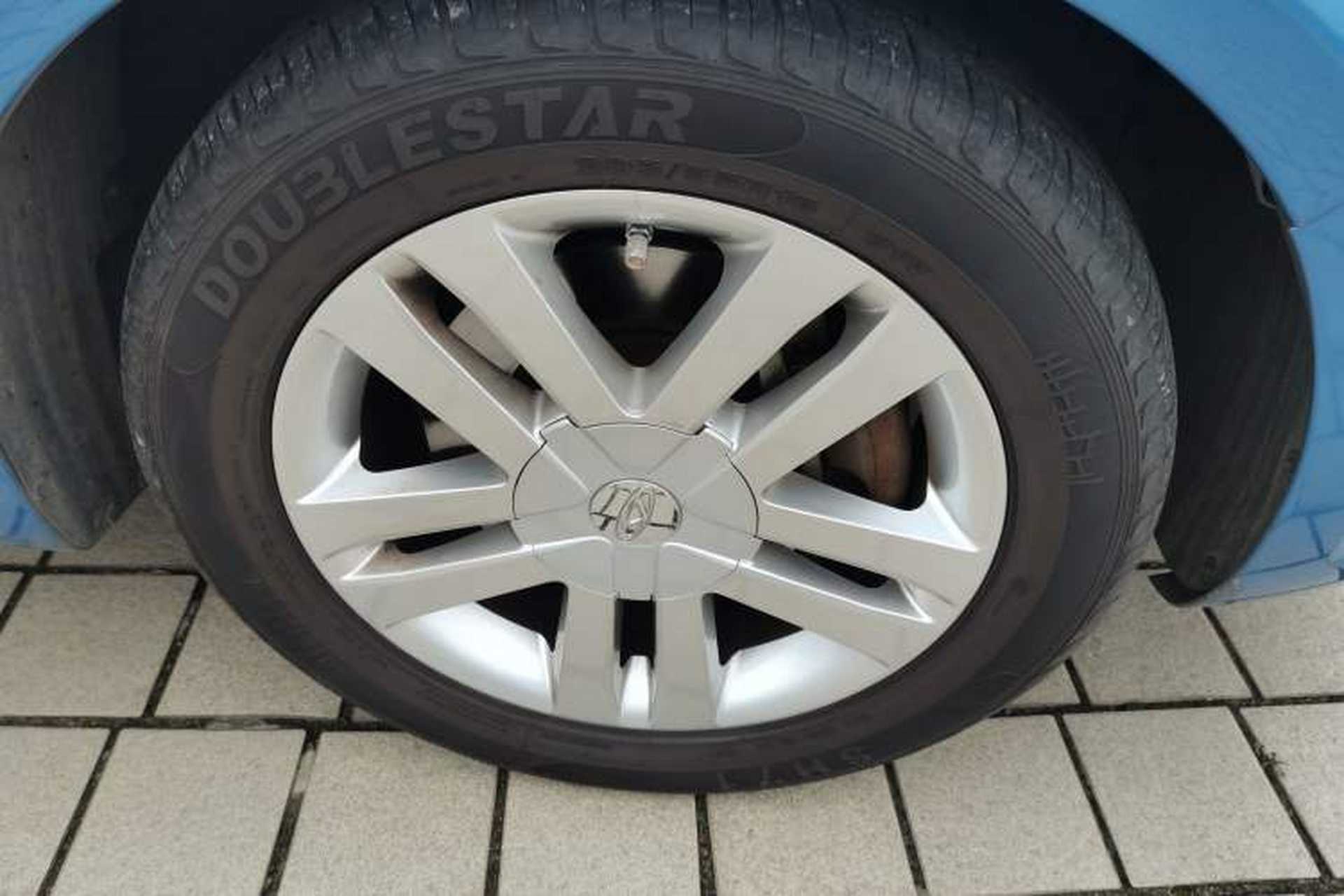 Used Chery Arrizo M7 2015 2.0L CVT Comfort Edition 232 Seats Right Front Wheel Hub