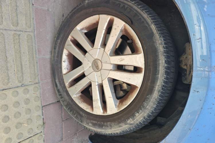 Used Chery Arrizo M7 2015 2.0L CVT Comfort Edition 2+2 Seating Right Front Wheel Hub