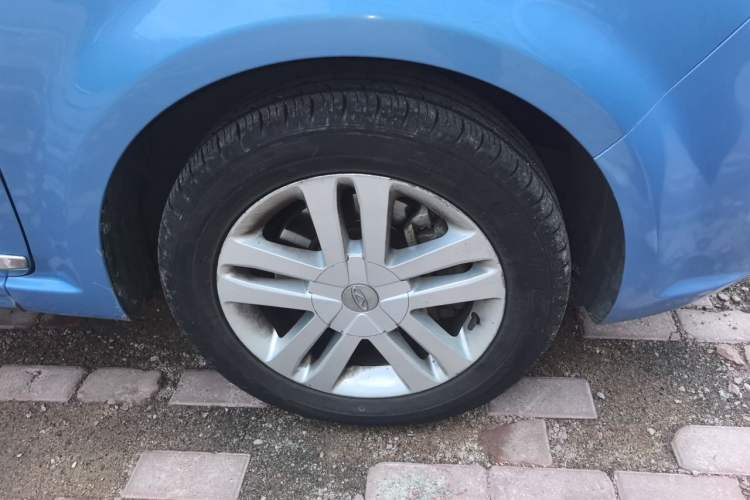 Used Chery Arrizo M7 2015 1.8L Manual WideJoy Edition 232 Seats Right Front Wheel Hub