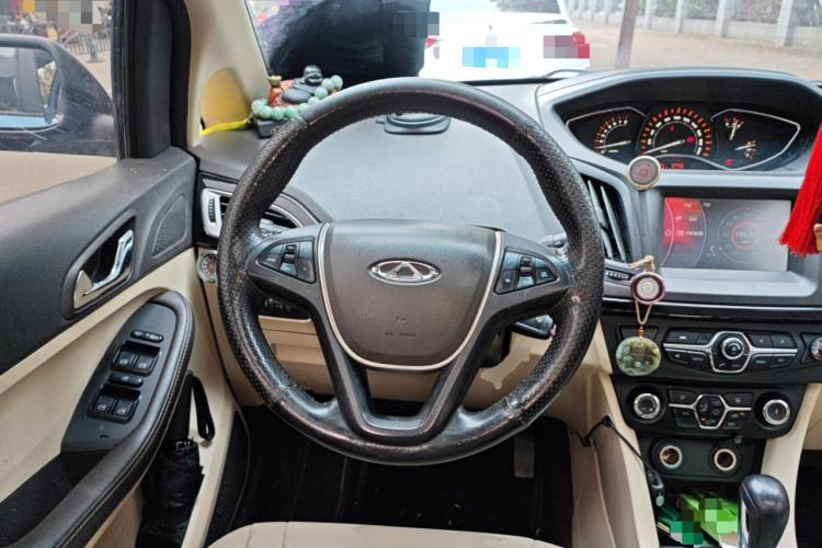 Used Chery Arrizo M7 2015 2.0L CVT Wide Enjoyment Edition 232 Seats Steering Wheel