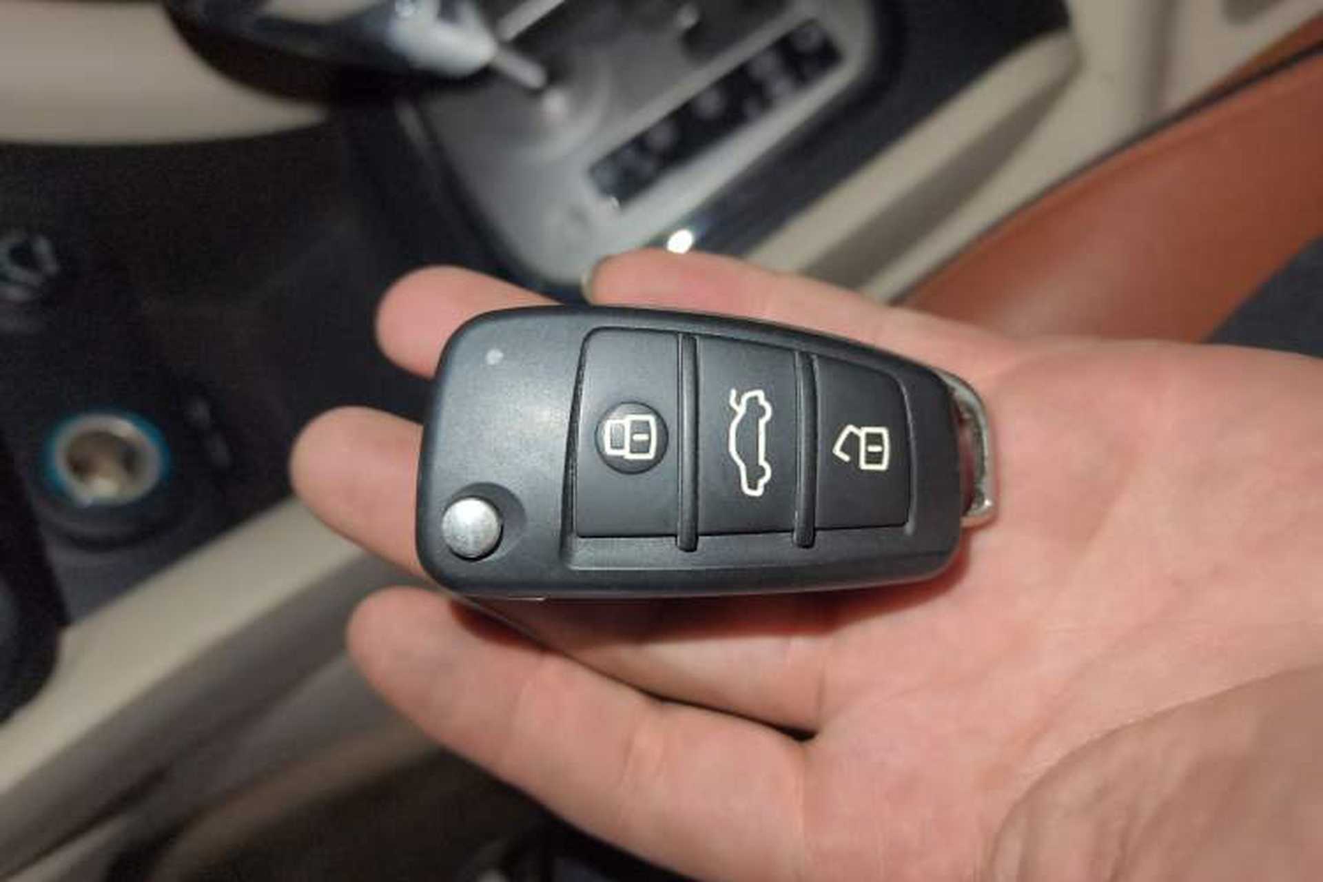 Used Chery Arrizo M7 2015 2.0L CVT Wide Enjoyment Edition 232 Seats Vehicle Key