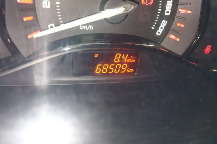 Used Chery Arrizo M7 2015 1.8L Manual WideJoy Edition 232 Seats Odometer Close Up