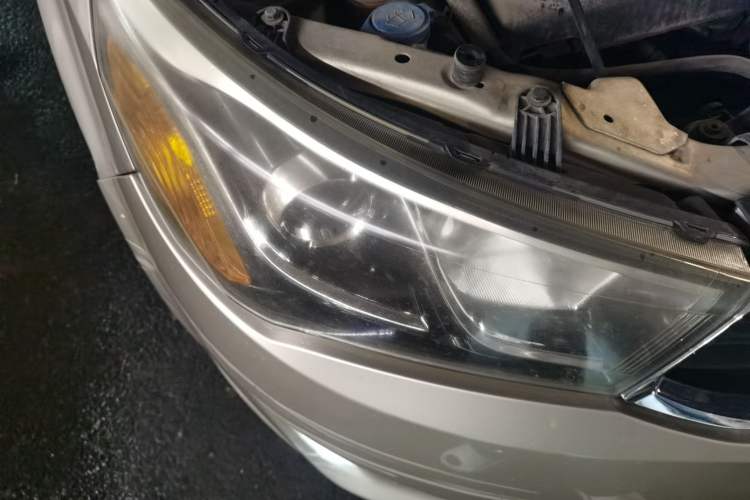 Used Chery Arrizo M7 2015 1.8L Manual WideJoy Edition 232 Seats Right Front Headlight