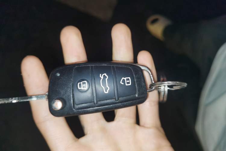Used Chery Arrizo M7 2015 1.8L Manual WideJoy Edition 232 Seats Vehicle Key