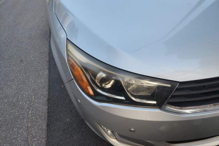Used Chery Arrizo M7 2015 1.8L Manual Wide-Comfort Version 232 Seats Right Front Headlight