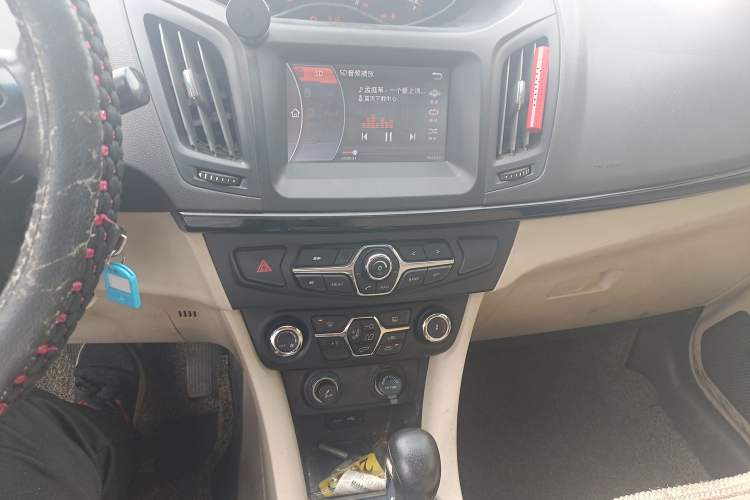 Used Chery Arrizo M7 2015 2.0L CVT Wide Enjoyment Edition 232 Seats Audio And AC Panel