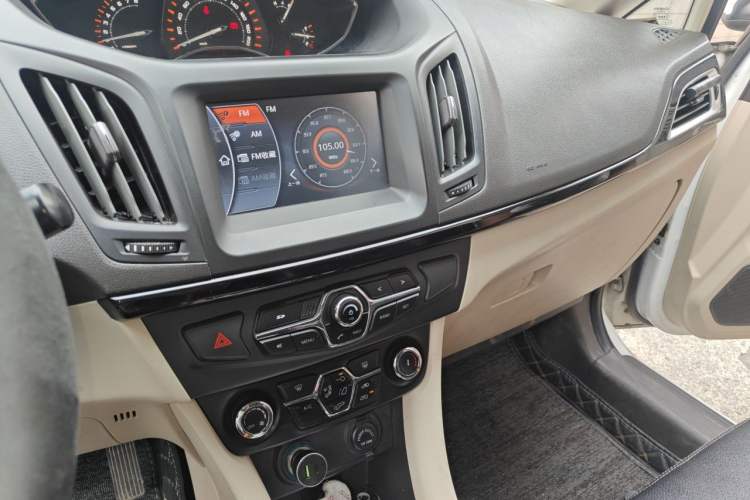 Used Chery Arrizo M7 2015 1.8L Manual WideJoy Edition 232 Seats Audio And AC Panel