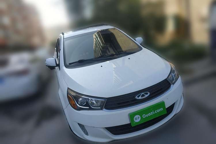 Used Chery Arrizo M7 2015 2.0L CVT Comfort Edition 232 Seats Front Right 45 Deg