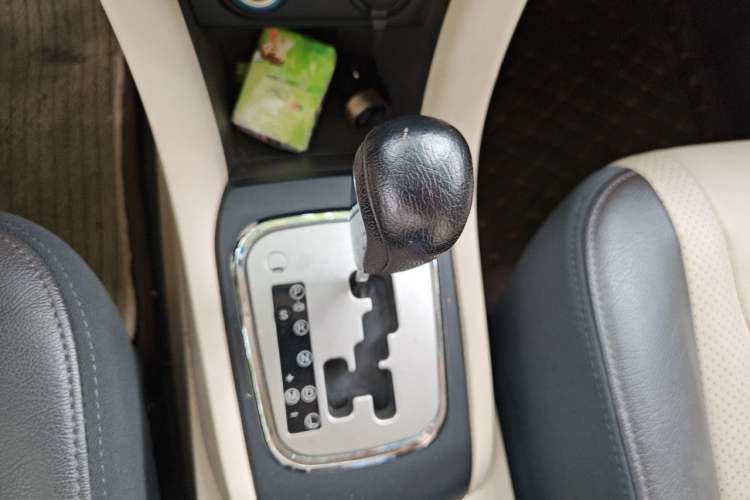 Used Chery Arrizo M7 2015 2.0L CVT Comfort Edition 232 Seats Gear Lever