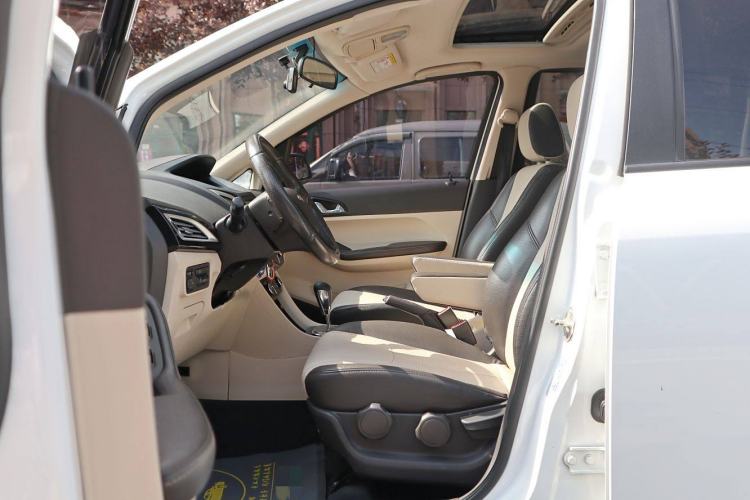Used Chery Arrizo M7 2015 2.0L CVT Comfort Edition 232 Seats Interior 6