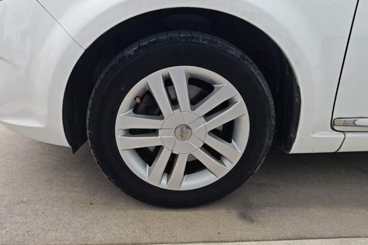 Used Chery Arrizo M7 2015 1.8L Manual Wide-Comfort Version 232 Seats Left Front Wheel Hub