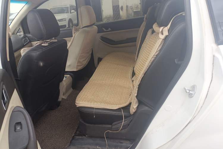 Used Chery Arrizo M7 2015 2.0L CVT Wide Enjoyment Edition 232 Seats Left Rear Seat
