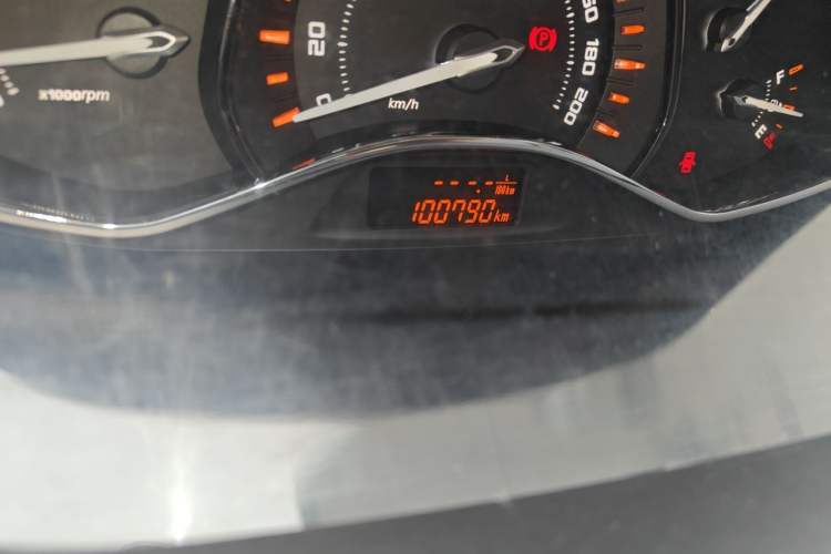 Used Chery Arrizo M7 2015 1.8L Manual WideJoy Edition 232 Seats Odometer Close Up