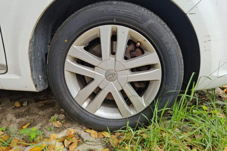 Used Chery Arrizo M7 2015 2.0L CVT Comfort Edition 232 Seats Right Front Wheel Hub