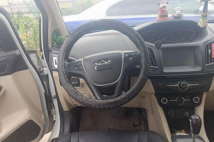 Used Chery Arrizo M7 2015 2.0L CVT Wide Enjoyment Edition 232 Seats Steering Wheel