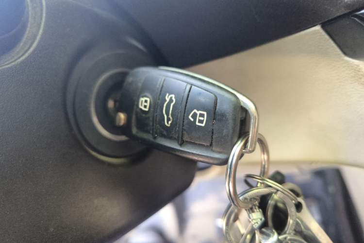 Used Chery Arrizo M7 2015 1.8L Manual WideJoy Edition 232 Seats Vehicle Key