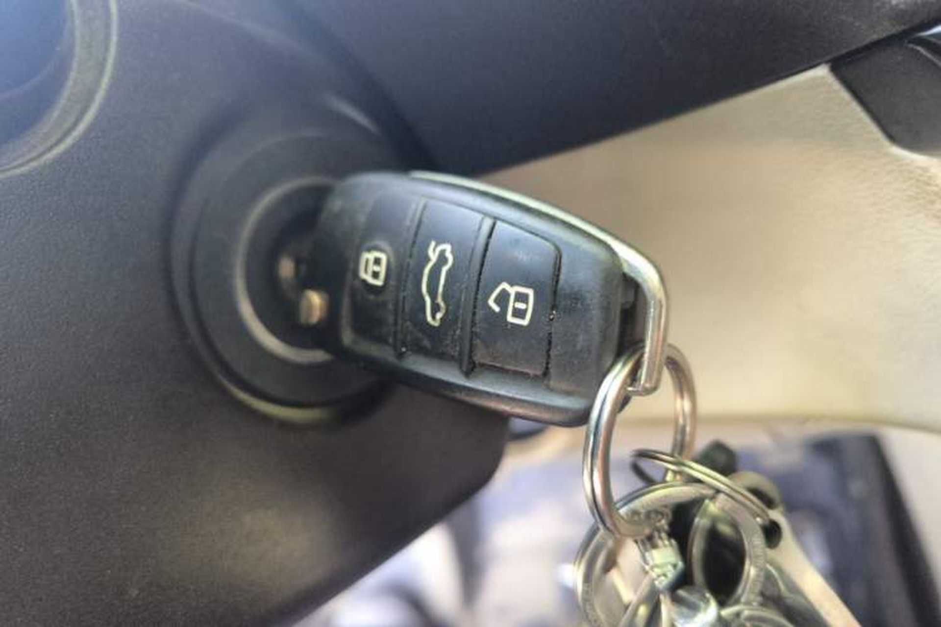 Used Chery Arrizo M7 2015 1.8L Manual WideJoy Edition 232 Seats Vehicle Key