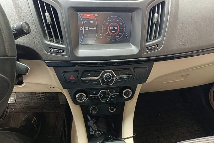 Used Chery Arrizo M7 2015 1.8L Manual WideJoy Edition 232 Seats Audio And AC Panel