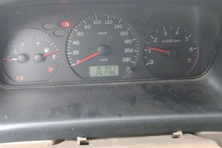 Used Chery banner cloud 2004 1.6L Comfort Model Odometer Close Up