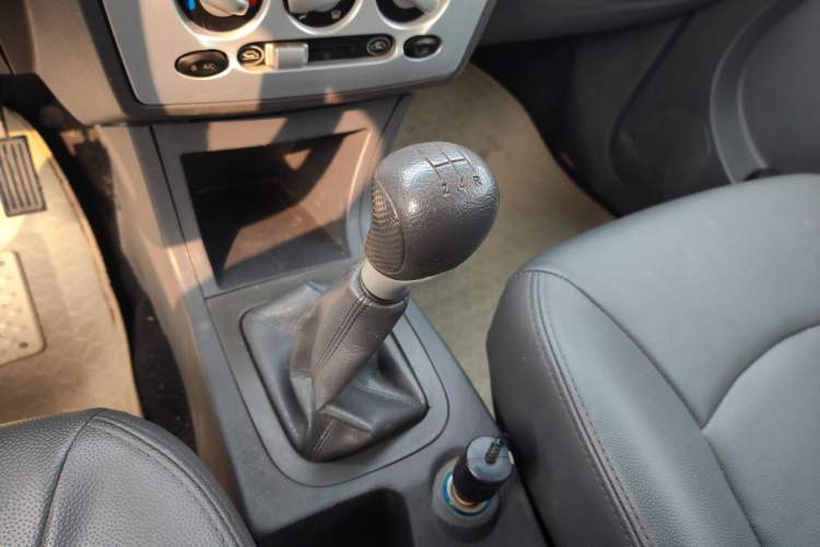 Used Chery Cowin 1 2010 1.0L Manual Comfort Version Gear Lever