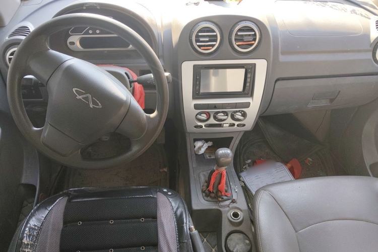 Used Chery Cowin 1 2012 1.0L Manual Comfort Edition Center Console