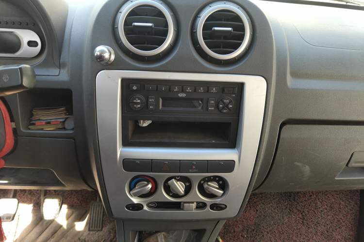 Used Chery Cowin 1 2012 1.0L Manual Comfort Edition Audio And AC Panel