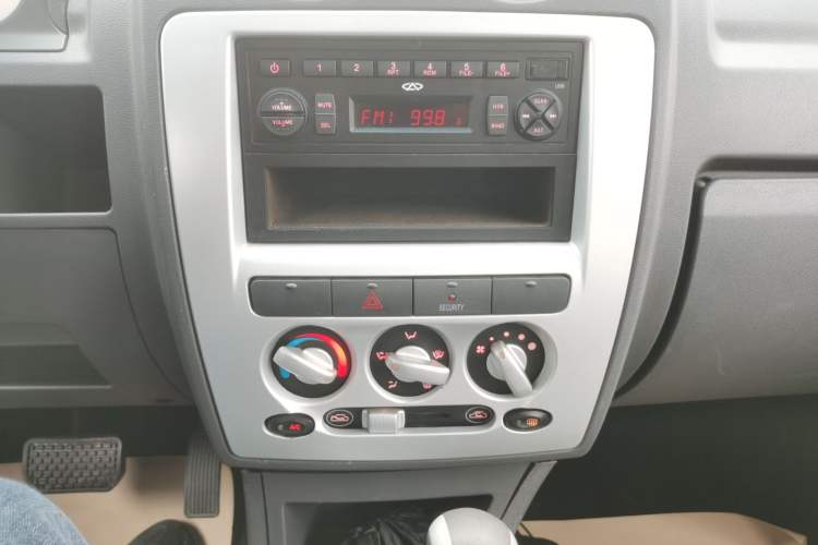 Used Chery Cowin 1 2012 1.3L AMT Comfort Edition Audio And AC Panel