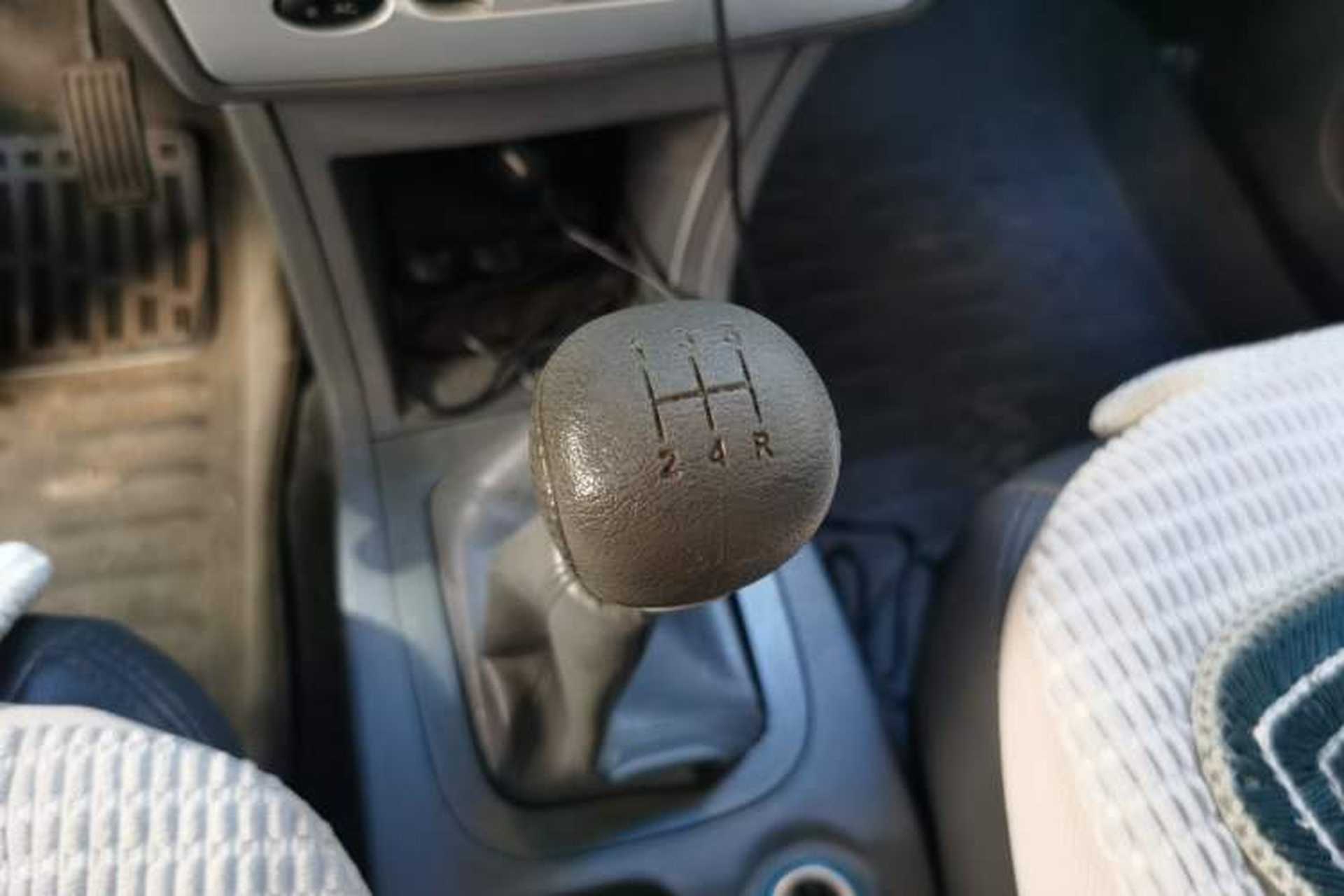 Used Chery Cowin 1 2012 1.0L Manual Comfort Edition Gear Lever