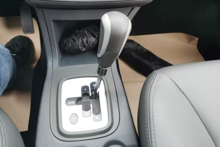 Used Chery Cowin 1 2012 1.3L AMT Comfort Edition Gear Lever