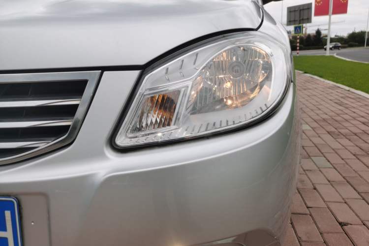 Used Chery Cowin 1 2012 1.3L AMT Comfort Edition Left Front Headlight