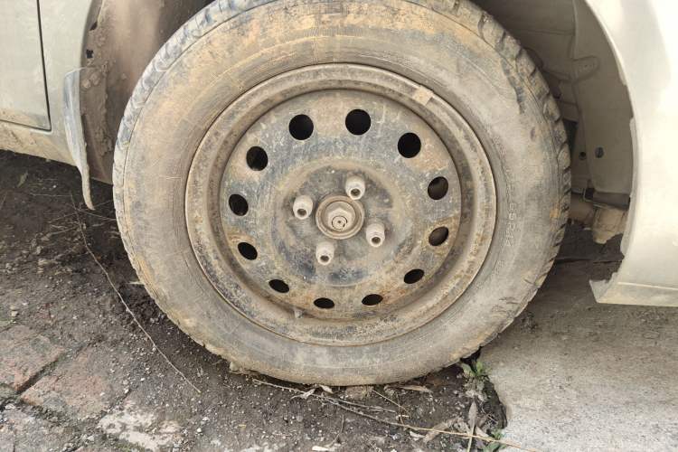 Used Chery Cowin 1 2012 1.0L Manual Comfort Edition Right Front Wheel Hub