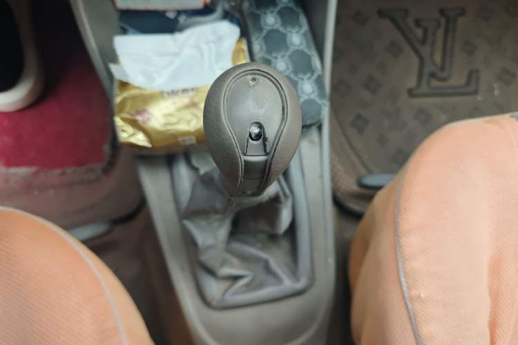 Used Chery Cowin 2 2010 1.5L Manual Comfort Edition Gear Lever