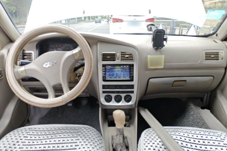 Used Chery Cowin 2 2010 1.5L Manual Standard Edition Center Console