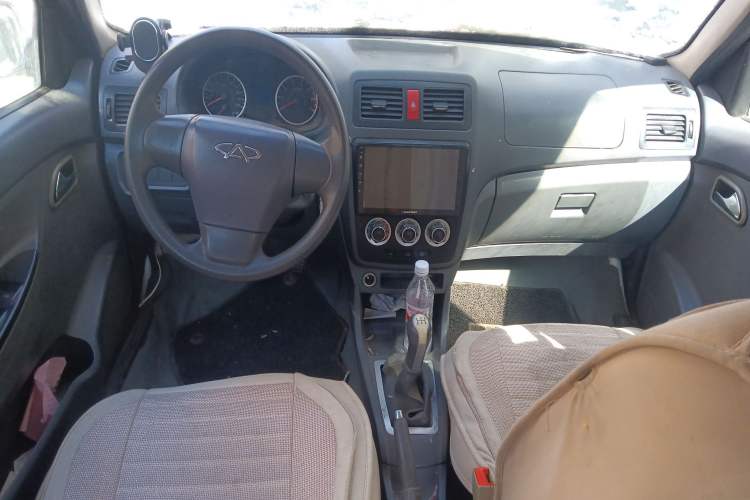 Used Chery Cowin 2 2012 1.5L Manual Standard Edition Center Console