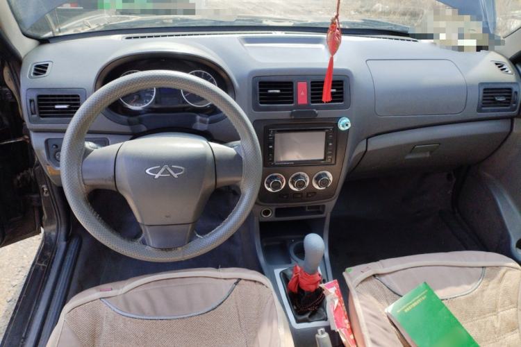 Used Chery Cowin 2 2012 1.5L Manual Standard Edition Center Console