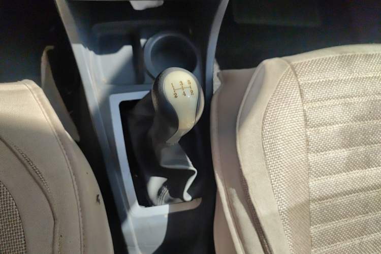Used Chery Cowin 2 2012 1.5L Manual Standard Edition Gear Lever