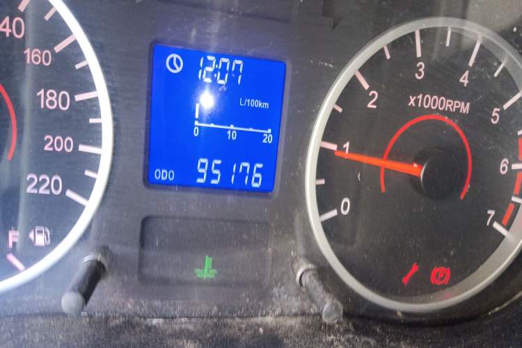 Used Chery Cowin 2 2012 1.5L Manual Standard Edition Odometer Close Up