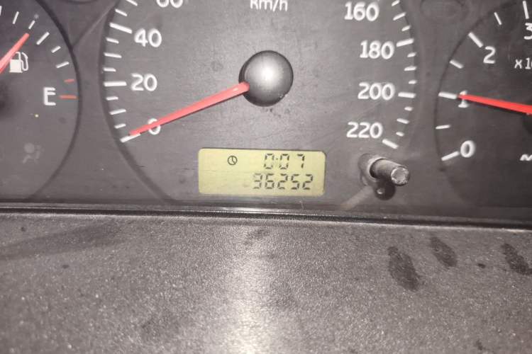 Used Chery Cowin 2 2012 1.5L Manual Performance Version Odometer Close Up