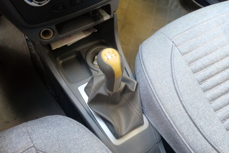 Used Chery Cowin 2 2012 1.5L Manual Comfort Edition Gear Lever