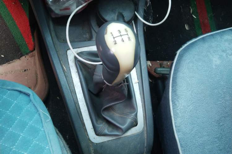 Used Chery Cowin 2 2012 1.5L Manual Standard Edition Gear Lever