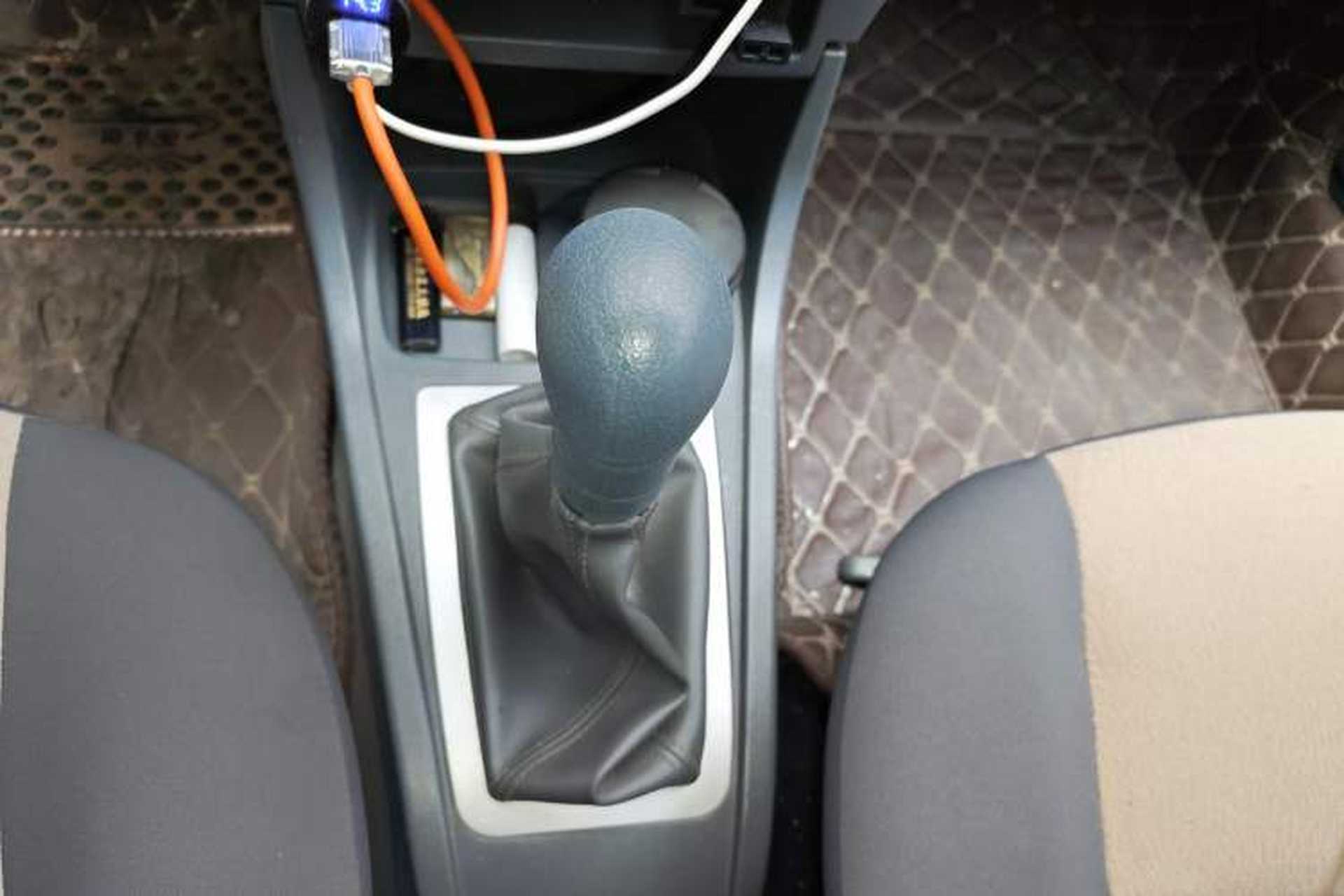 Used Chery Cowin 2 2012 1.5L Manual Standard Edition Gear Lever