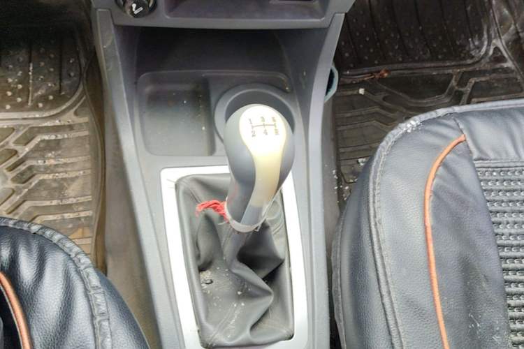 Used Chery Cowin 2 2012 1.5L Manual Standard Edition Gear Lever