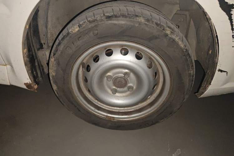 Used Chery Cowin 2 2012 1.5L Manual Standard Edition Right Front Wheel Hub