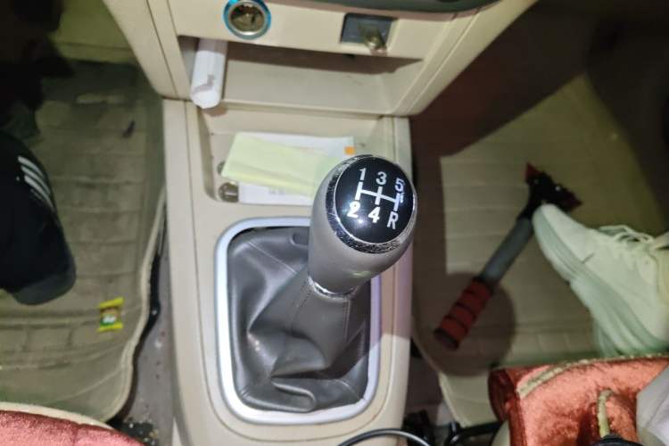 Used Chery Cowin 3 2010 1.5L Manual Comfort Edition Gear Lever
