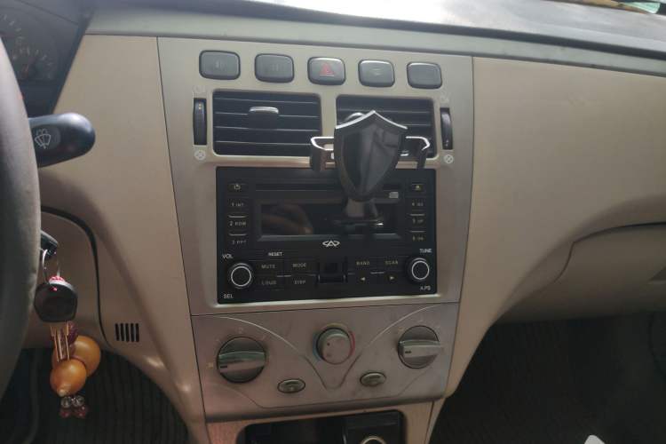 Used Chery Cowin 3 2010 1.5L Manual Elite Edition Audio And AC Panel